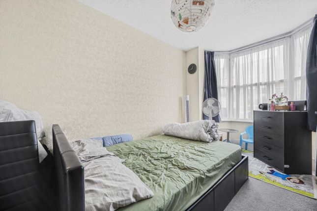 Flat 1 &amp; 2, 42 Bedroom