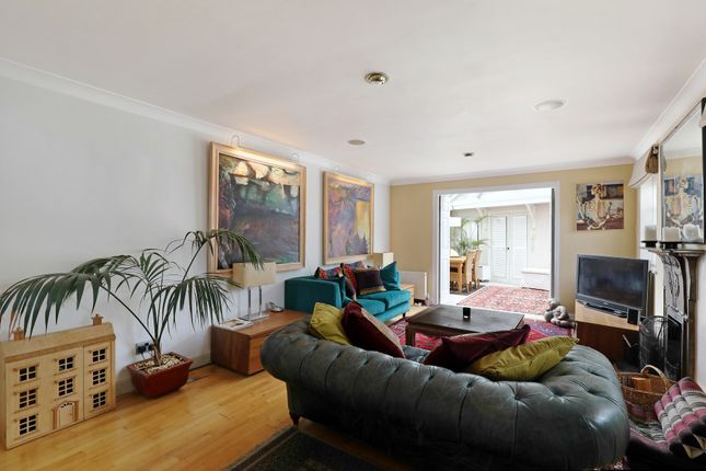Buddleia Cottage, High Street, Hampton photo 3