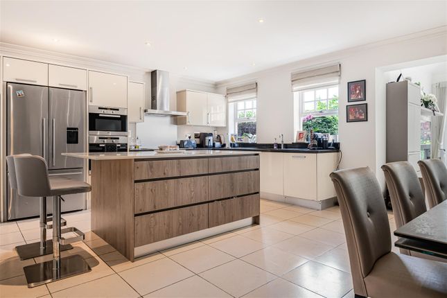 24, Holbrook Gardens, Watford photo 4