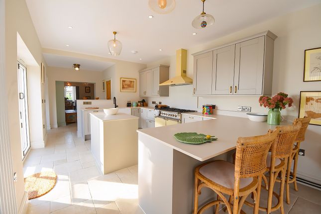 23, Towy Avenue, Llandovery photo 2