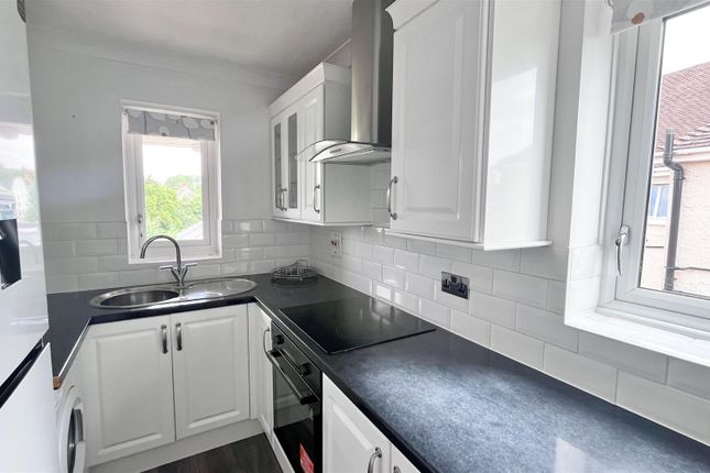 Flat 9, Hook Green Court, New Road, Gravesend photo 5