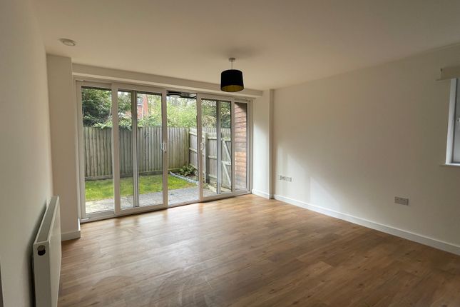 Thumbnail Flat to rent in Newtown Court, Stamford