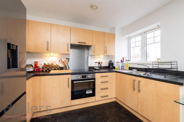 38 Schoolgate Drive, Morden photo 3