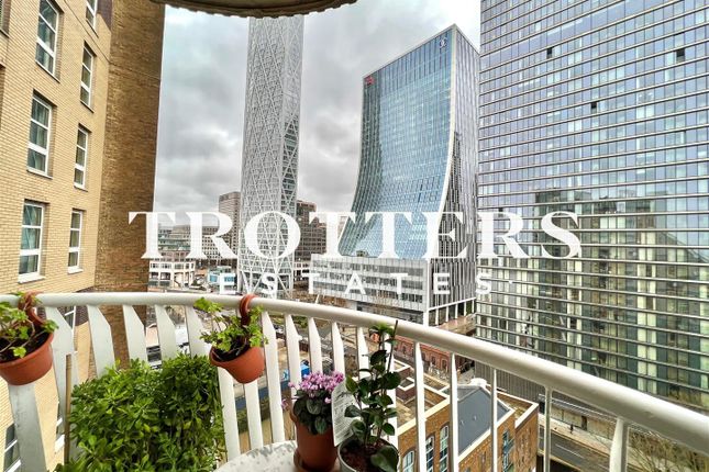 Flat for sale in Cascades Tower, Westferry Road, London