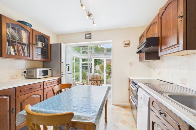 10, Clay Close, High Wycombe photo 2