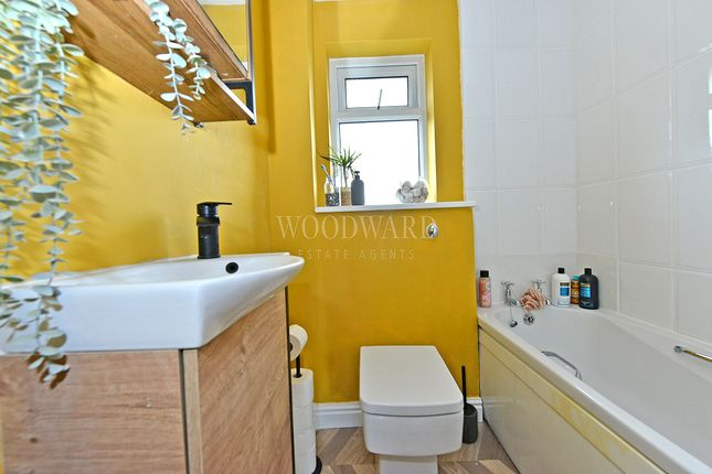97b, Warmwells Lane, Ripley photo 4