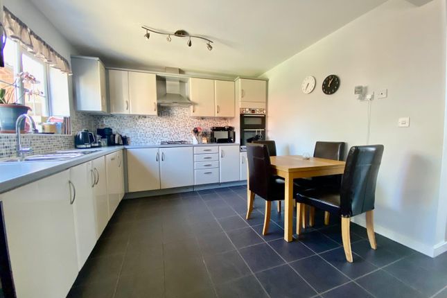 48, Shore View, Peterborough photo 4