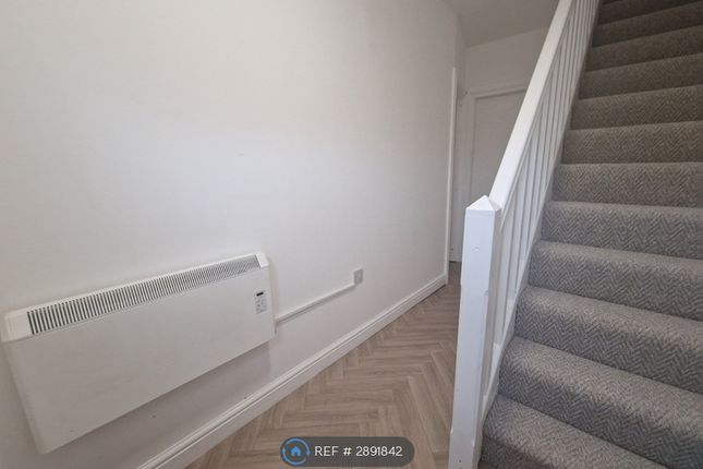 Surrey St, St Helens photo 3