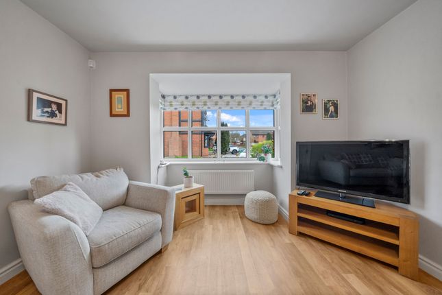 10 Evesham Close, Leigh photo 5