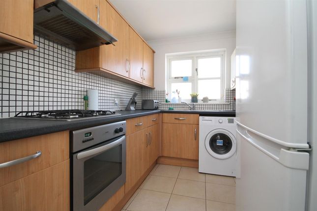 Flat for sale in William Street, Carshalton