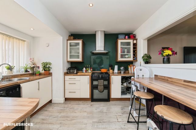 22, York Crescent, Honiton photo 3