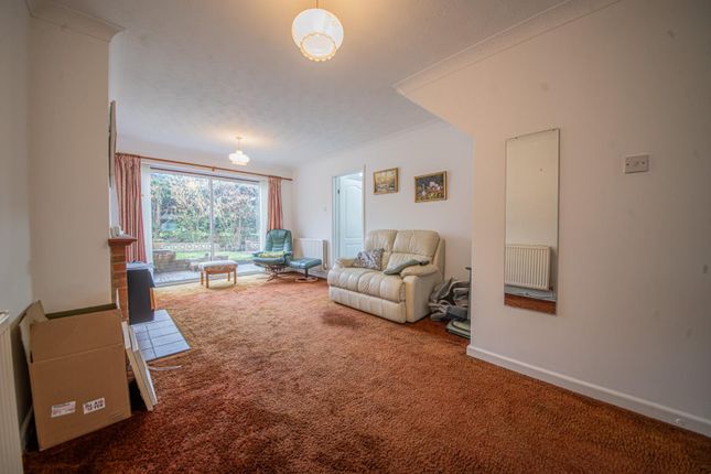 14, Mears Road, Eastleigh photo 2