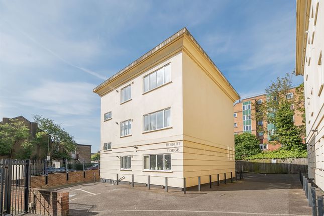 Thumbnail Flat for sale in Leeland Terrace, London