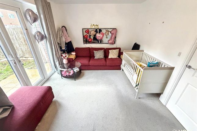 209, Armstrong Road, Luton photo 4