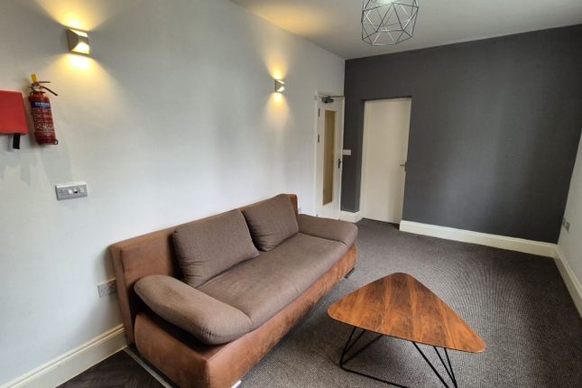 Thumbnail Flat to rent in Heaton Road, Withington, Manchester