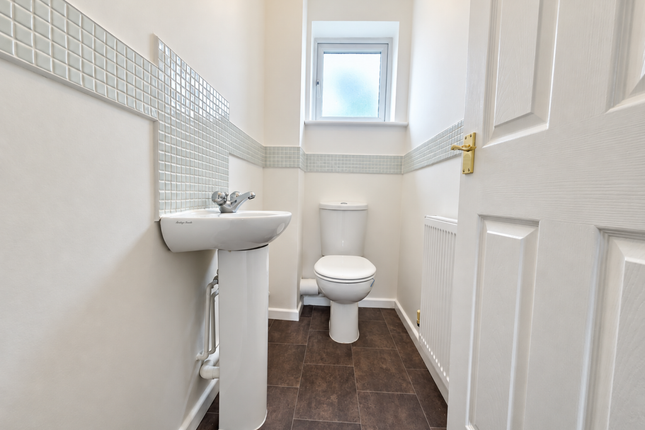 5, Old Oak Close, Bolton photo 4