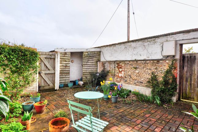 Flat for sale in Malt House, Henley On Thames