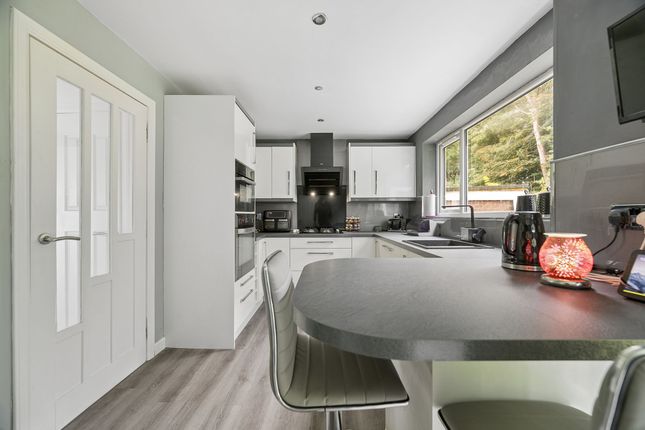 51 Kaim Crescent, Bathgate photo 4