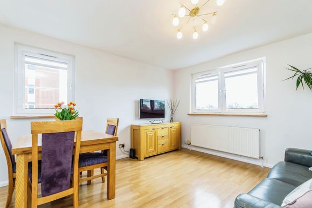 Flat for sale in Porchester Mead, Beckenham