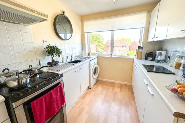 24, Elkstone Close, Worcester photo 4