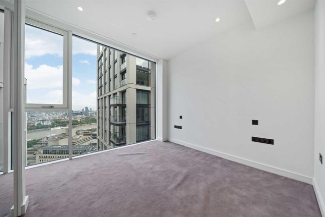 Flat to rent in Casson Square, Waterloo, London