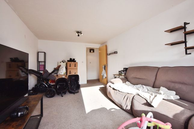 Flat 108/Sandringham Court, Cats Lane, Sudbury photo 4