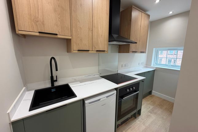 Room 3, 40a Sadler Gate, Derby photo 5