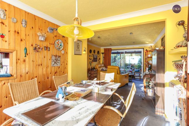 59, Sycamore Road, Rickmansworth photo 2