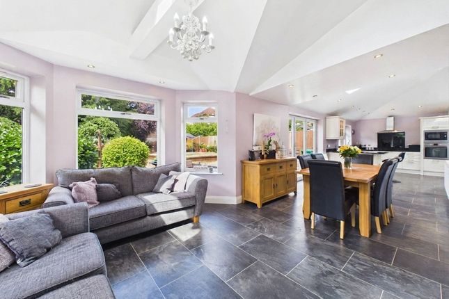 25 Jarvis Avenue, Nottingham photo 2