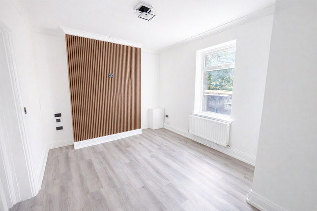 4, Gordon Terrace, Shield Row photo 3