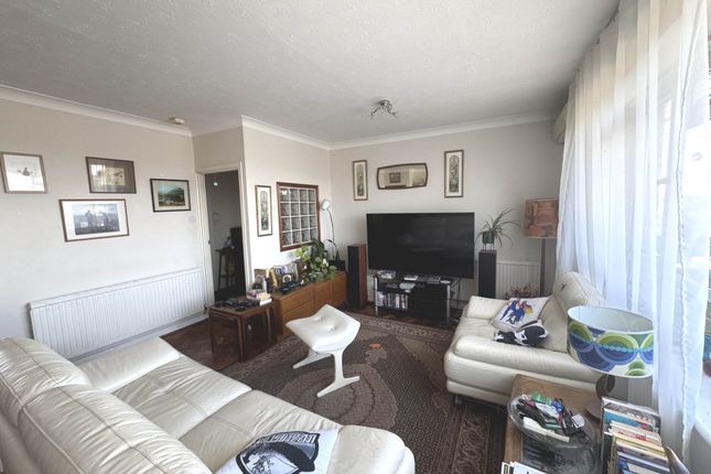 16, Knowl Park, Borehamwood photo 4