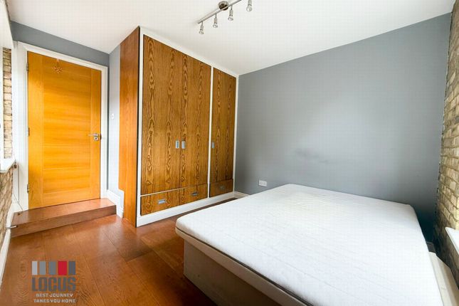 Flat 1 282, Hermitage Road, London photo 2