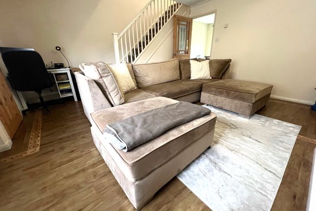 36 Andersen Close,, Whiteley, Hampshire photo 3