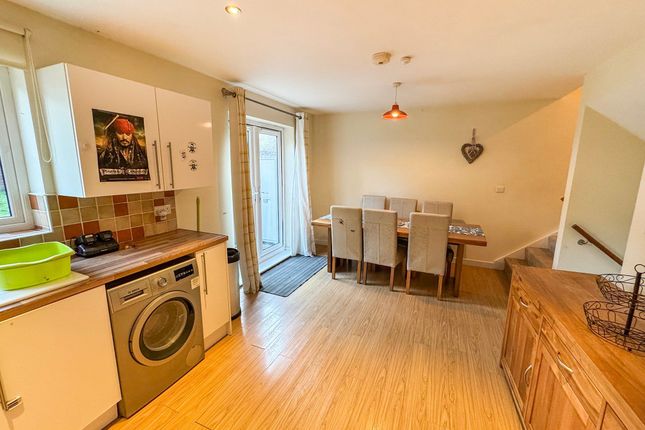 48a Vale Crescent, Reading photo 3