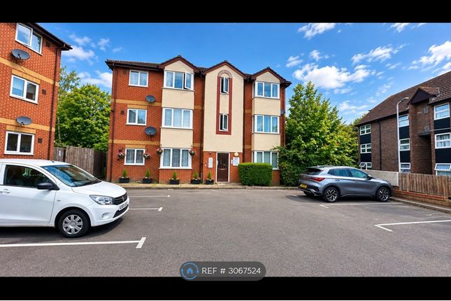 Flat, Natasha Court Mimosa Close, Romford photo 2