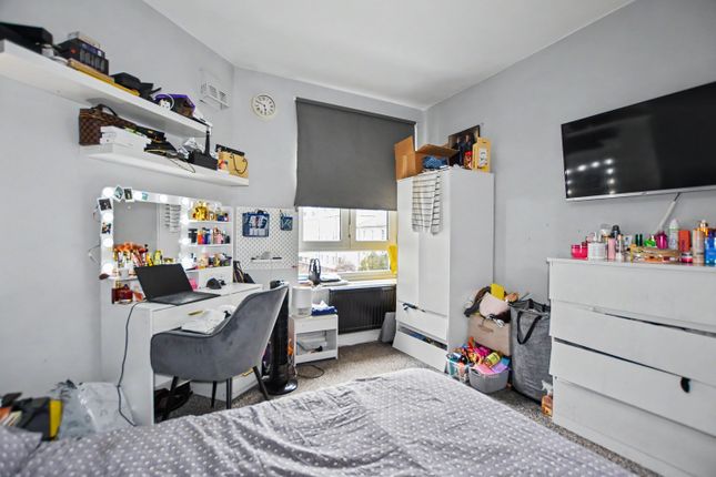 Flat 44, Woolwich, London photo 4