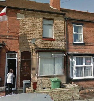 3 bed town house to rent in Fisher Street, Willenhall