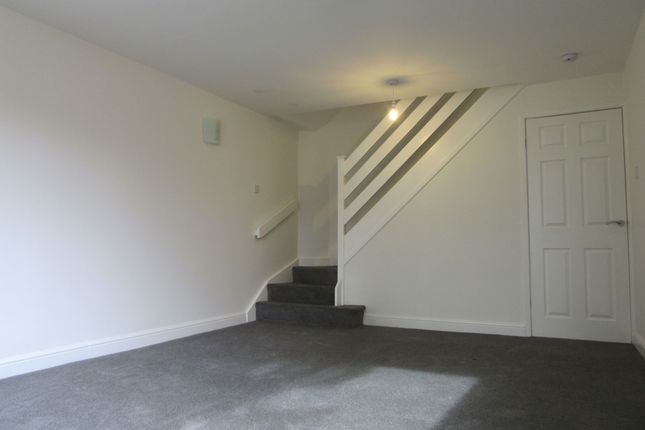 Terraced house to rent in Blackthorn Drive, Eastwood, Nottingham