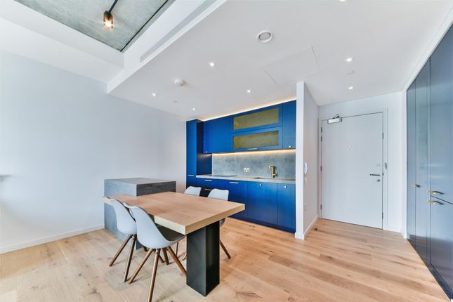 Orchard Place, London photo 4