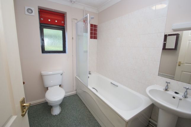 Flat 2, 30, Eastfield Road, Andover photo 5