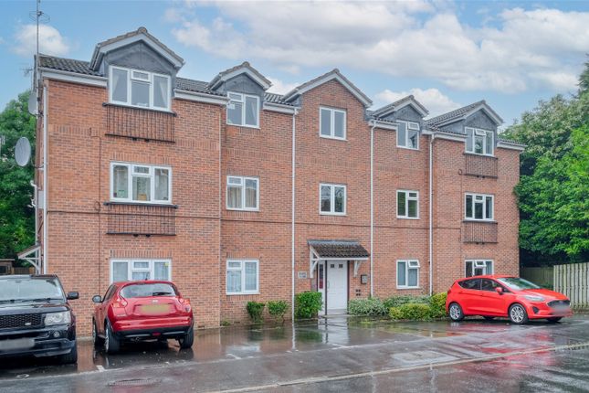 Thumbnail Flat for sale in Catkins Close, Catshill, Bromsgrove