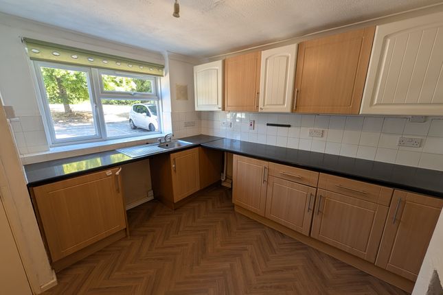 Galahad Close, Andover Hampshire photo 4