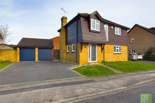 Thumbnail Detached house for sale in Loosen Drive, Maidenhead, Berkshire