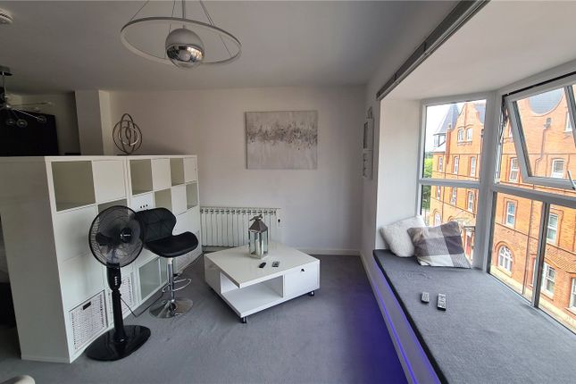Flat 11, The Peak 64-68,, Norwich Avenue West, Dorset photo 5