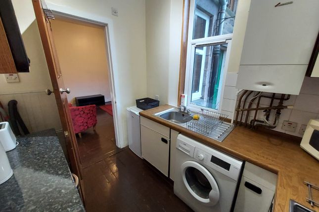 Flat to rent in Roslin Street, The City Centre, Aberdeen
