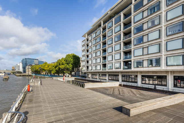 Flat 141, Sugar Quay, London photo 4