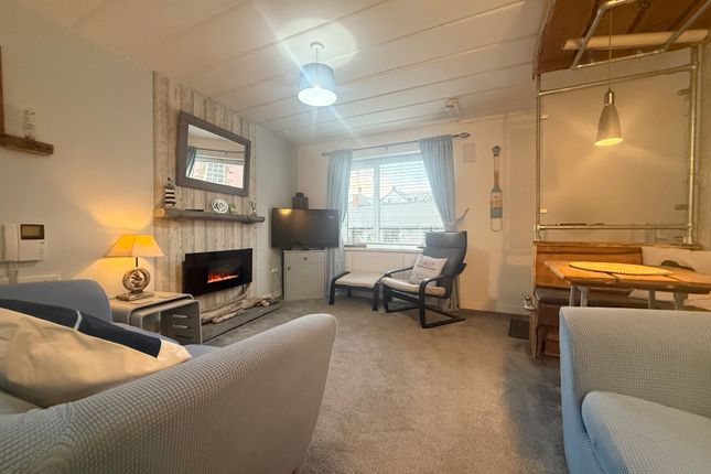 Flat 4, Seaward Court,, Wogan Terrace, Pembrokeshire photo 3