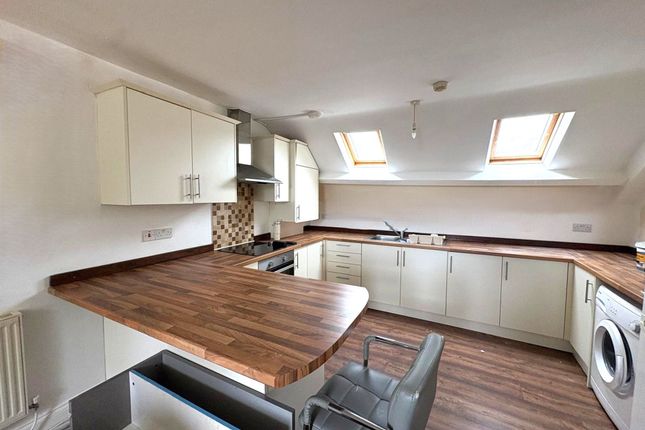 Flat 5, 4 The Grove, Uplands, Swansea photo 2