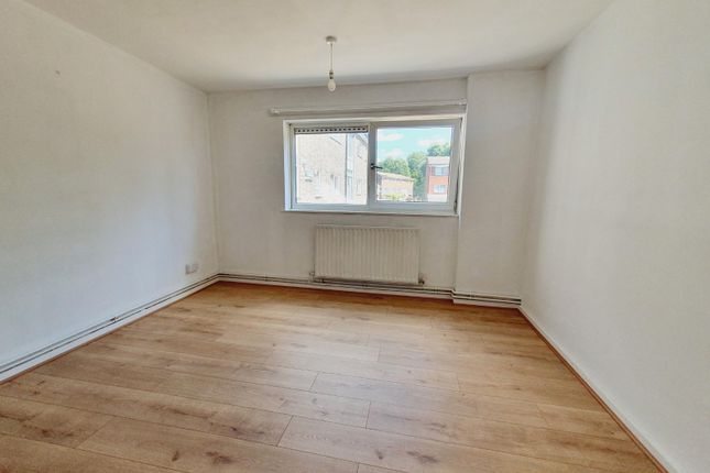 Flat 10, Reigate House,, Clarendon Street, Hampshire photo 3