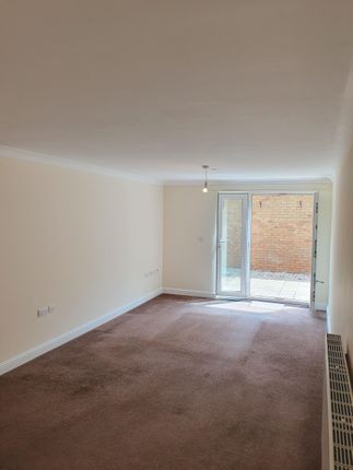 Flat to rent in Folkestone Road, Dover